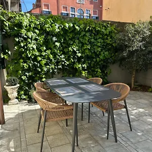Apartment Wow Garden In The Heart Of, Venice